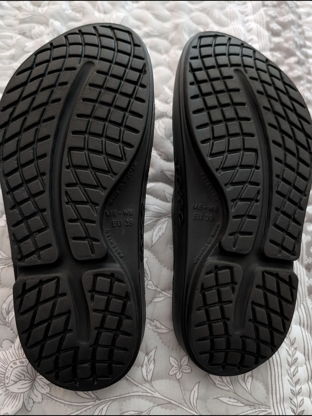 Oofos Men's/ Women's Black Recovery Slide - Oofos Black Slide Sandals
